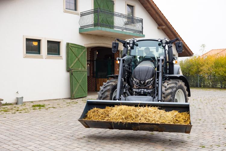 valtra g series poland 2019 img low res jpg 9486